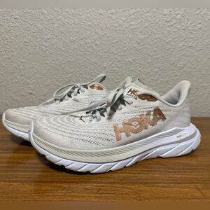 Women’s Hoka Size 8.5 in Off-White and Copper